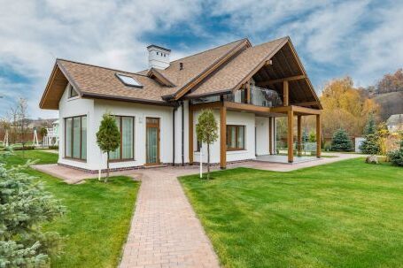 Luxury Properties - Residential cottage house with courtyard