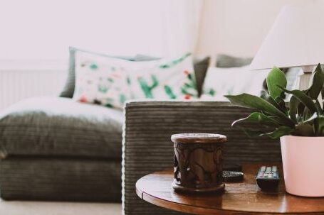 Cozy Home - Round Brown Wooden End Table